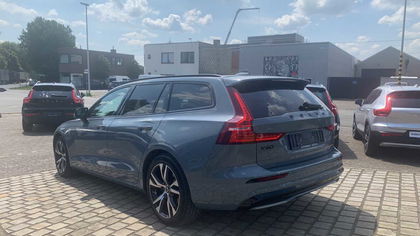 Volvo V60 | B3 mild hybrid, Benzine | Dark | verwarmde zetels | verw. stuurwiel | BLI B3 mild hybrid, Benzine | Dark | verwarmde zetels | verw. stuurwiel | BLIS