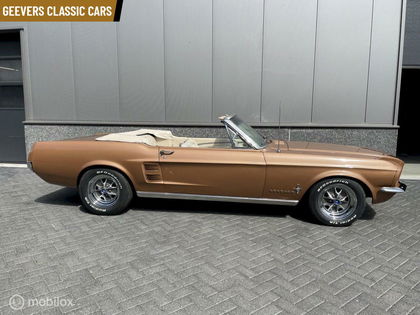 Ford Mustang CONVERTIBLE