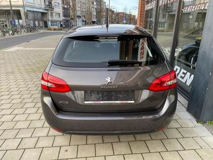 Peugeot 308 SW Active 1.2 PureTech / 3D GPS / Airco / Trekhaak (afneembaar)