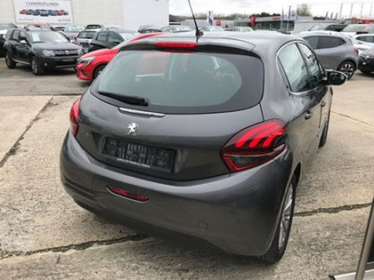 Peugeot 208 Allure 1.2cc 110pk