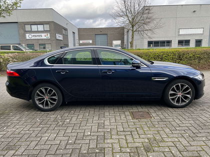 Jaguar XF 2.0 D AWD Prestige Aut. + Leder + Navi +Garantie