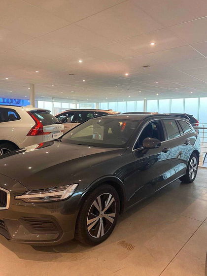 Volvo V60 Momentum Pro, B4 mild hybrid