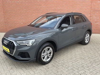 Audi Q3 45 TFSI e Attitude PHEV S-tronic Wegklapbare trekhaak Camera Dab Led Verwarmde voorstoelen Climate Control Navigatie Apple Carplay/Android Auto